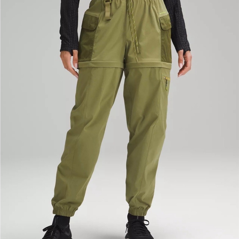 Convertible High-Rise Hiking
Jogger
